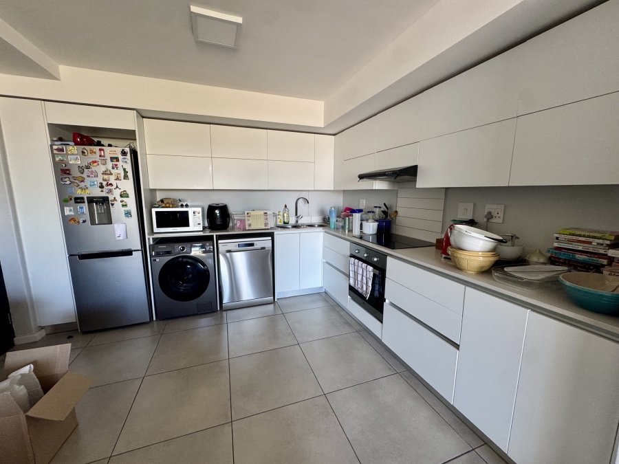 To Let 2 Bedroom Property for Rent in Waves Edge Western Cape